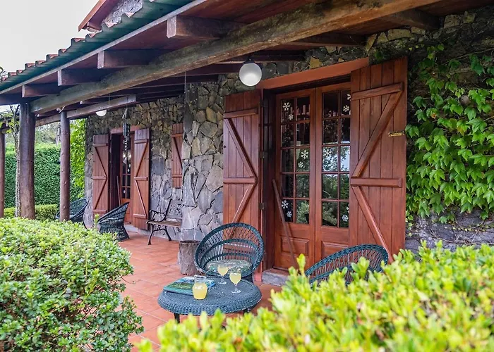 Achada Da Mouca By Homie Domek alpejski