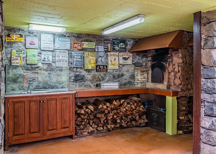 Achada Da Mouca By Homie Domek alpejski Santana (Madeira)