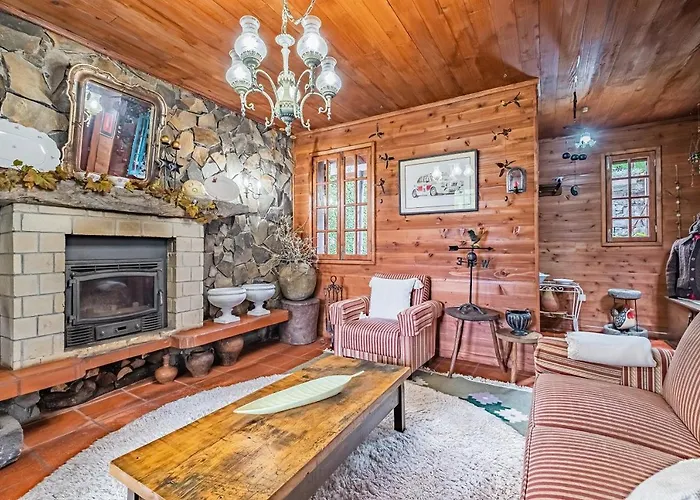 Achada Da Mouca By Homie Domek alpejski Santana (Madeira)