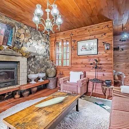 Achada Da Mouca By Homie シャレー サンタナ